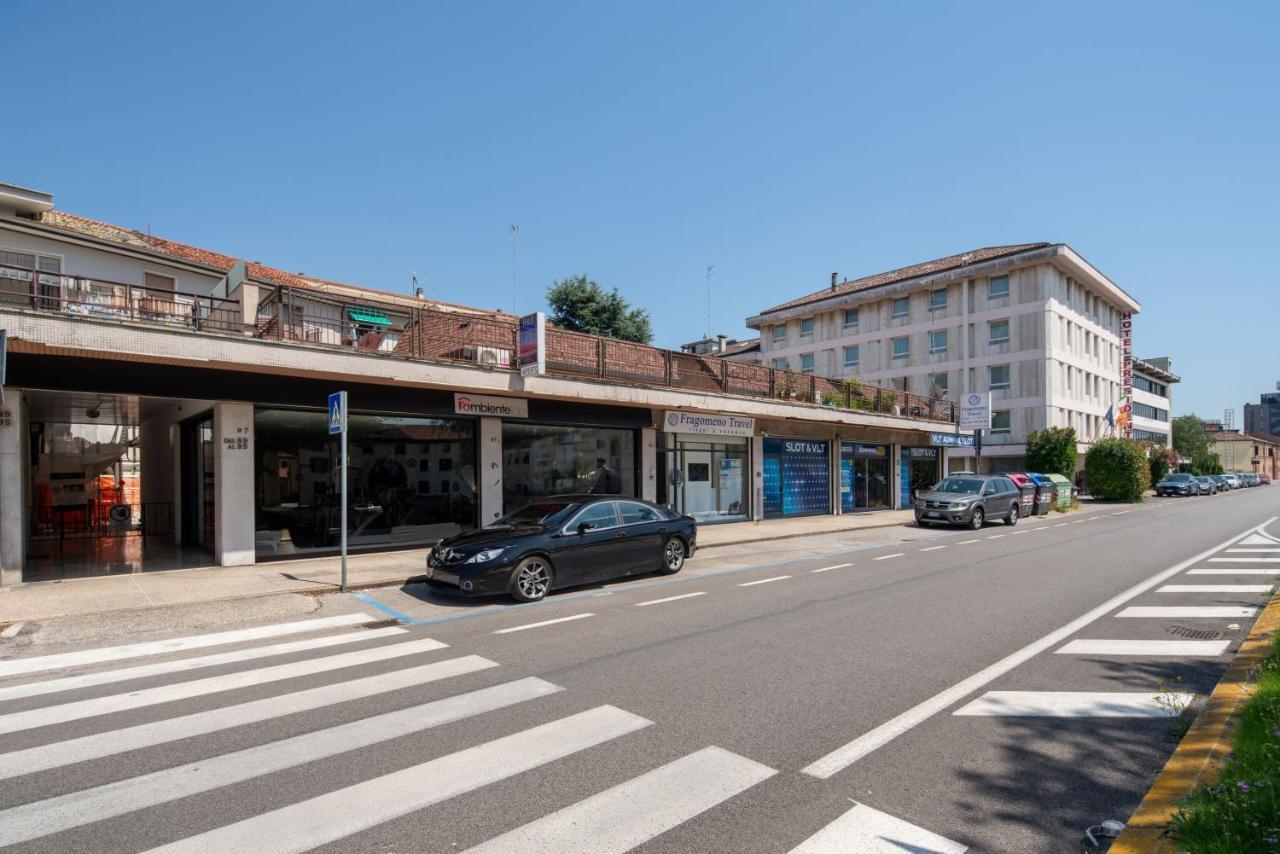 7° Cielo Apartment - Venezia - Mestre With Terrace Exteriör bild